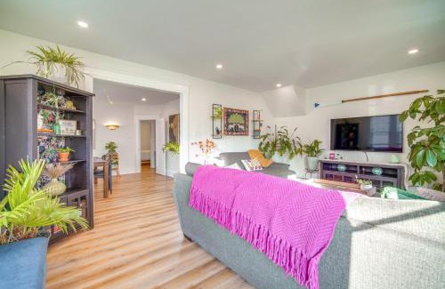 Ventnor City Apartment | Walk to Beach Dog-Friendly Ventnor City Retreat!