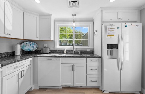 West Harwich House | Walk to Beach Dog Friendly AC WiFi Fenced Yard Crosswinds II