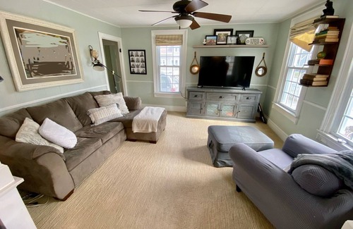 Saint Joseph House | Walk to Beach, downtown St Joseph with shops/restaurants. New kitchen, firepit