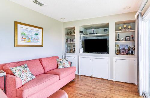 Galveston House | Walk to Beach Galveston Home with Patio and Balcony!