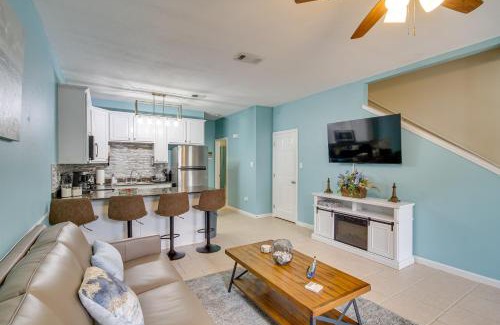 Gulfport House | Walk to Beach Gulfport Retreat with Patio