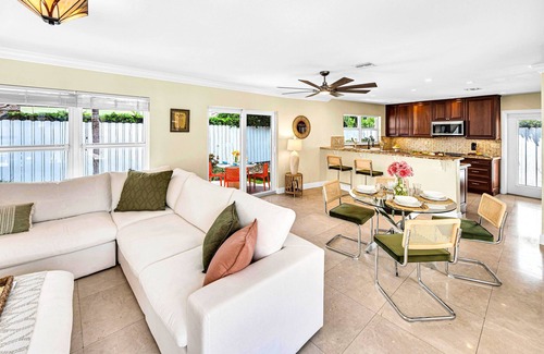 17th Street Causeway House | Walk to Beach/Heated Pool/Serenity at its Finest/Orchid Key/Residences