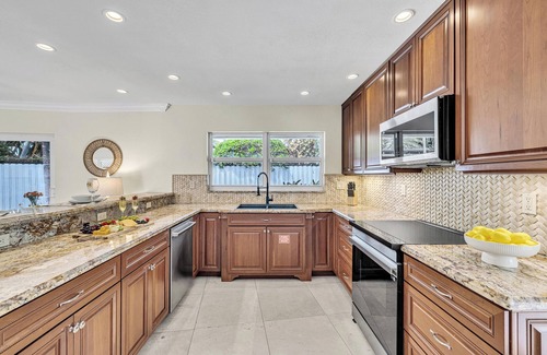 17th Street Causeway House | Walk to Beach/Heated Pool/Serenity at its Finest/Orchid Key/Residences