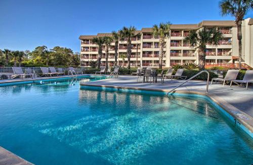 Folly Field Apartment | Walk to Beach Hilton Head Condo with Balcony