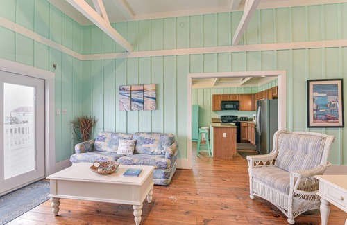 Port Bolivar House | Walk to Beach: Home w/Hot Tub & Deck in Gilchrist