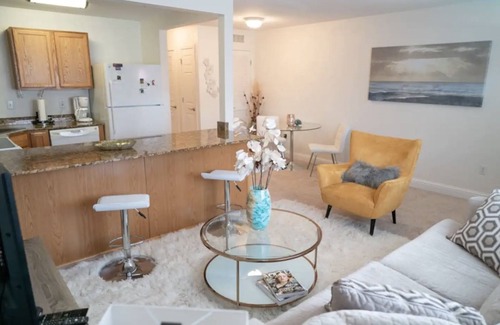 Biloxi Condo | Walk to Beach! King Size Condo!