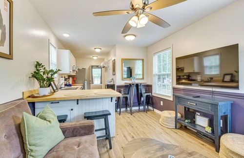 Townville Cabin | Walk to Beach: Lake Hartwell Cabin w/Large Yard!