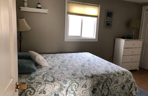 Misquamicut House | WALK TO BEACH! Misquamicut cottage Weekly rentals
