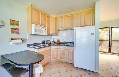 Maunaloa Apartment | Walk to Beach: Ocean-View Maunaloa Studio