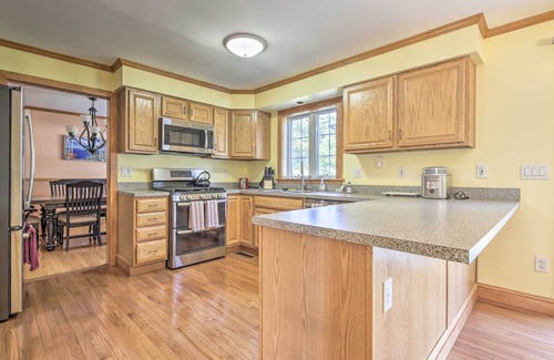 Buzzards Bay House | Walk to Beach on Buzzards Bay: Onset Home w/Deck!