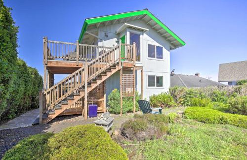 Roads End House | Walk to Beach Oregon Coast Escape with Hot Tub!