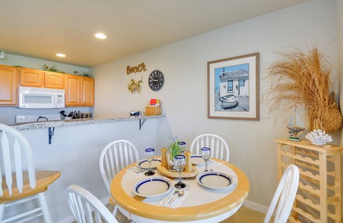 Westport Condo | Walk to Beach: ‘Panoramic Splendor’ Westport Condo