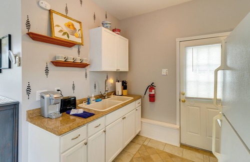 Old Town Apartment | Walk to Beach + Restaurants: Somers Point Studio