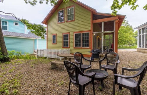 Michigan City House | Walk to Beach & the pool! Beachwalk Resort for 7