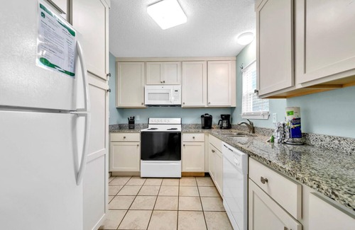 Kiska Beach House | 🌊Walk to Beach-Dog Friendly-Great Location-Sand Dollar🌊