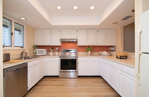 Sawgrass Condo | Walk to Beach & Intimate Golf Views - in One Charming Sawgrass Condo