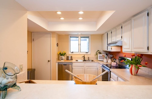 Sawgrass Condo | Walk to Beach & Intimate Golf Views - in One Charming Sawgrass Condo