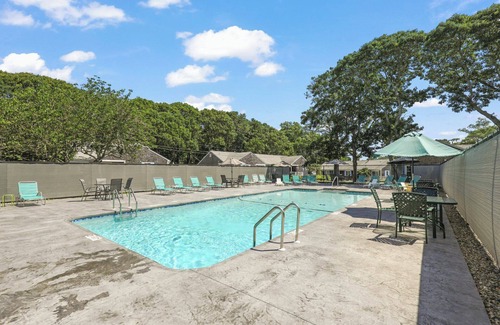 Hyannis Apartment | Walk To Beaches, Main Street, and Harbor. Quiet Neighborhood. Captain Gosnold Village M1