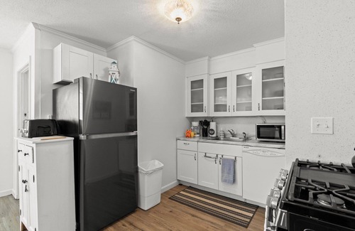 Hyannis Apartment | Walk To Beaches, Main Street, and Harbor. 2BR Cottage. Quiet Area. Captain Gosnold Village 8AB