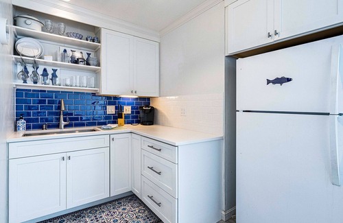 Hyannis Apartment | Walk To Beaches, Main Street, and Harbor. 1BR Cottage. Quiet Area. Captain Gosnold Village 12A