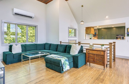 Swan Lake House | Walk to Bethel Woods: Family Home w/Deck & Views!