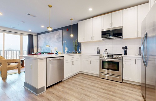 Nashville Condo | 🎶 Walk to Broadway! Cozy 6 Person Retreat with All that You Need (and more)! ✨