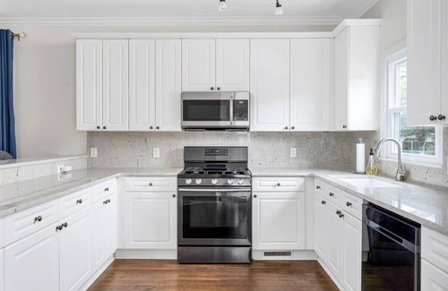 Germantown House | *Walk To Broadway* | Magnolia House in Germantown!