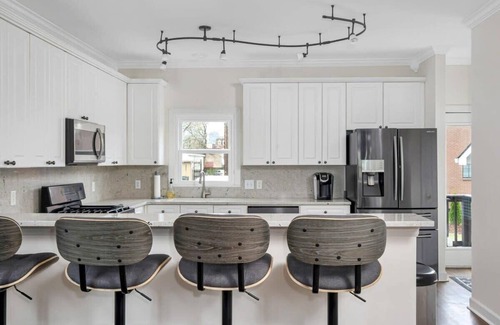 Germantown House | *Walk To Broadway* | Magnolia House in Germantown!