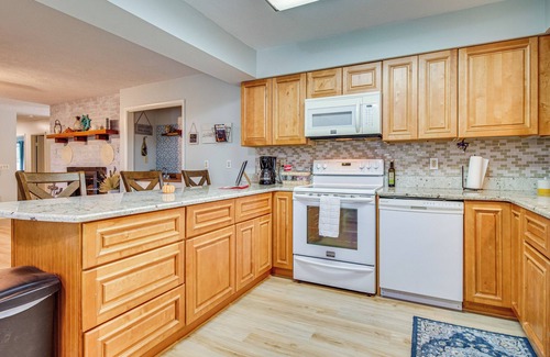 Clarkridge House | Walk to Bull Shoals Lake: Dog-Friendly Midway Home