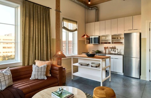 Yamacraw Village Apartment | Walk to City Market + Bike Rentals & Bar Onsite