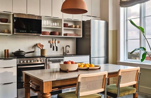 Yamacraw Village Apartment | Walk to City Market + Bike Rentals & Bar Onsite
