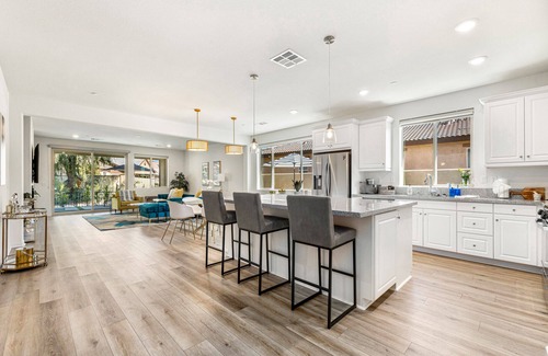 Indio House | Walk to Coachella! Desert Paradise- with arcade games & Private Pool!