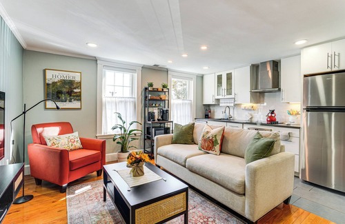 Harbor View - Orient Heights Apartment | Walk to Constitution Beach: Mid-Century Boston Gem