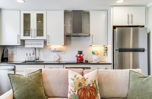 Harbor View - Orient Heights Apartment | Walk to Constitution Beach: Mid-Century Boston Gem