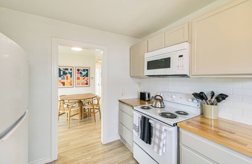 Central Arlington House | Walk to Cowboys Games: Arlington Home w/Pool!