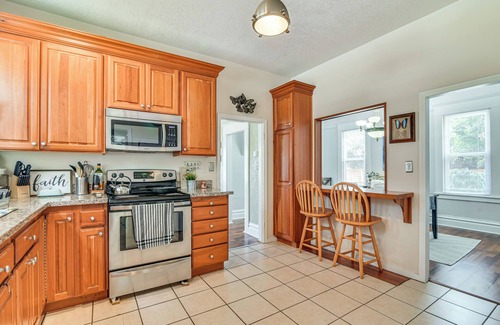 Scappoose House | Walk to Crown Zellerbach Trl: PNW 'Celestial Inn'
