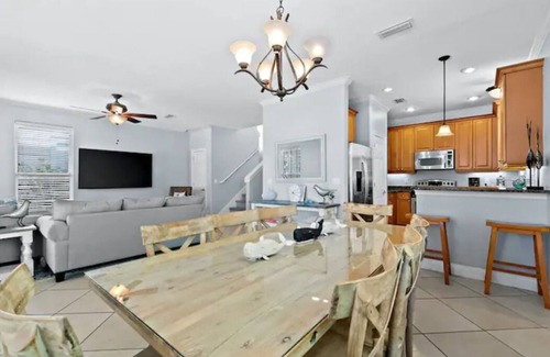 Villages of Crystal Beach House | Walk to Crystal Beach! Resort Style Pool!