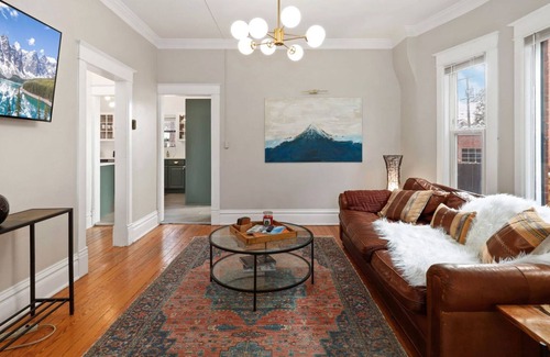 Speer House | Walk to Dining, Shops, Coffee, & More - Washington Park West