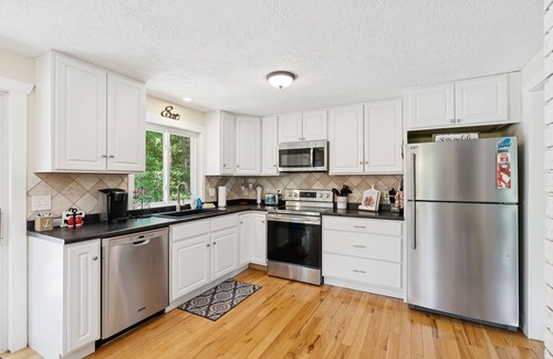 Kennebunk House | Walk to Dock Square! - Freshly Renovated Charmer!