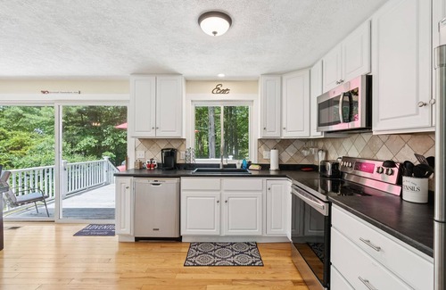 Kennebunk House | Walk to Dock Square! - Freshly Renovated Charmer!