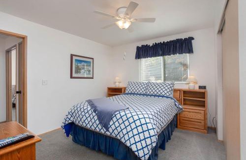 Downtown Leavenworth Apartment | Walk to Downtown * 6 Guests * Pets * A/C! * No Stairs!