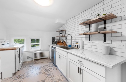 Lake Geneva House | Walk to downtown/beach Huge historic house perfect for large groups or families