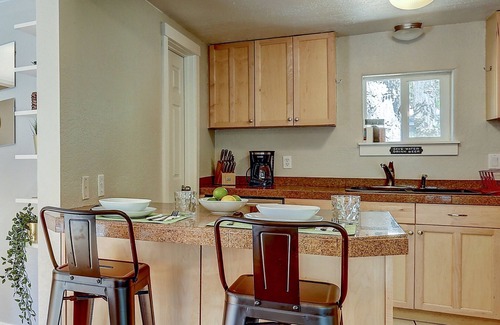 Orchard District House | Walk To Downtown & The Last Blockbuster from recently renovated home. 3 Bed/2ba