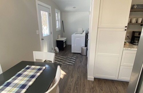 Hayward House | Walk to downtown