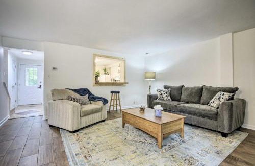 Taylor's Pond House | Walk to Dtwn and Breweries Townhome in Cary!