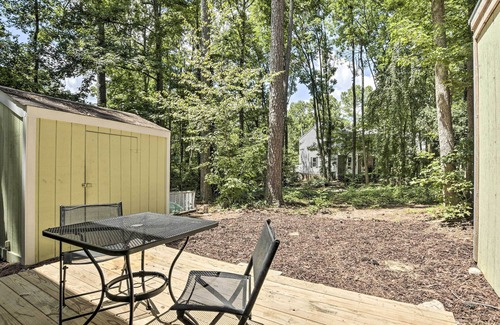 Taylor's Pond House | Walk to Dtwn & Breweries: Townhome in Cary!
