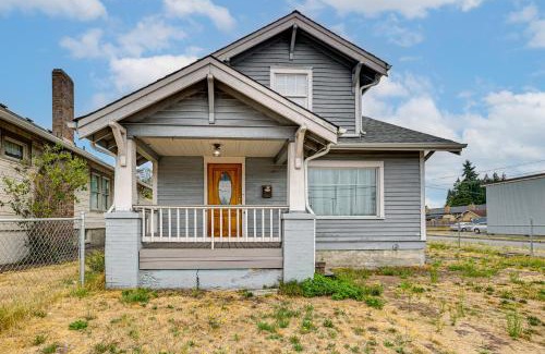 Puyallup House | Walk to Eats and Events! Downtown Puyallup Home