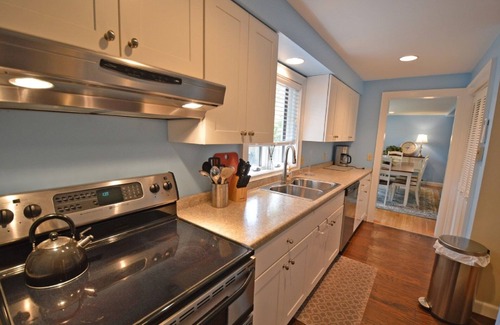 Ogunquit House | Walk to everything! The Heart of Perkins Cove, steps to Marginal Way Cliff Walk