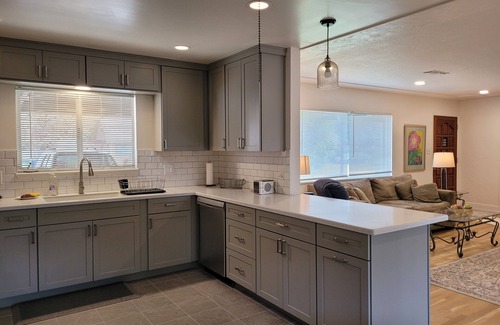 Redding House | Walk to Farmers Market & Downtown Redding . Lovely 3BR. 2BA. Light & Bright Home