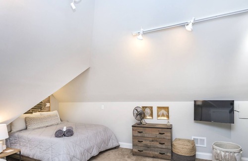 Five Points Apartment | Walk to Five Points + 10 Minutes from Downtown!